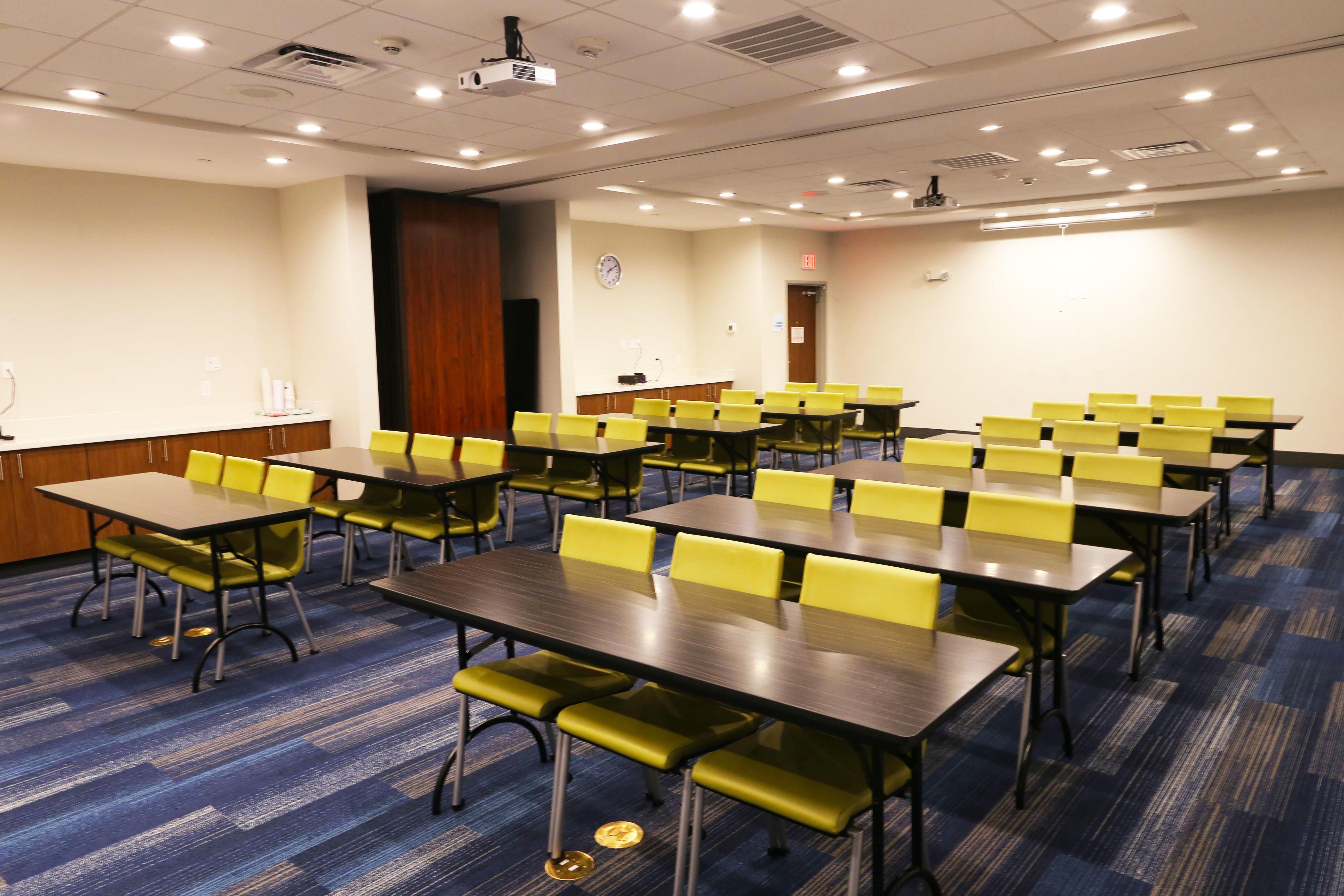 Express & - Iah - Beltway 8 By Ihg 3*