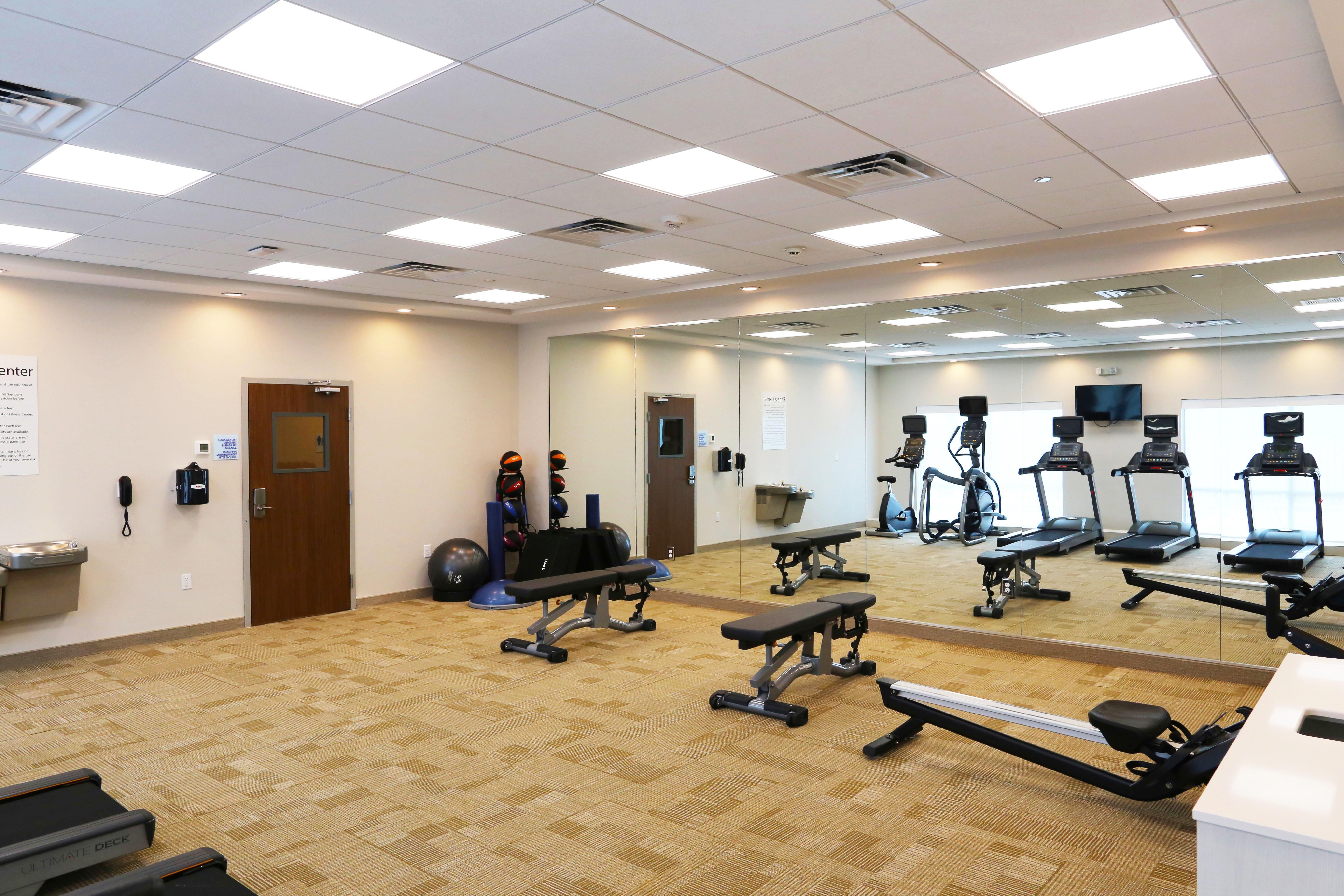 Hotel Express & - Iah - Beltway 8 By Ihg 3*