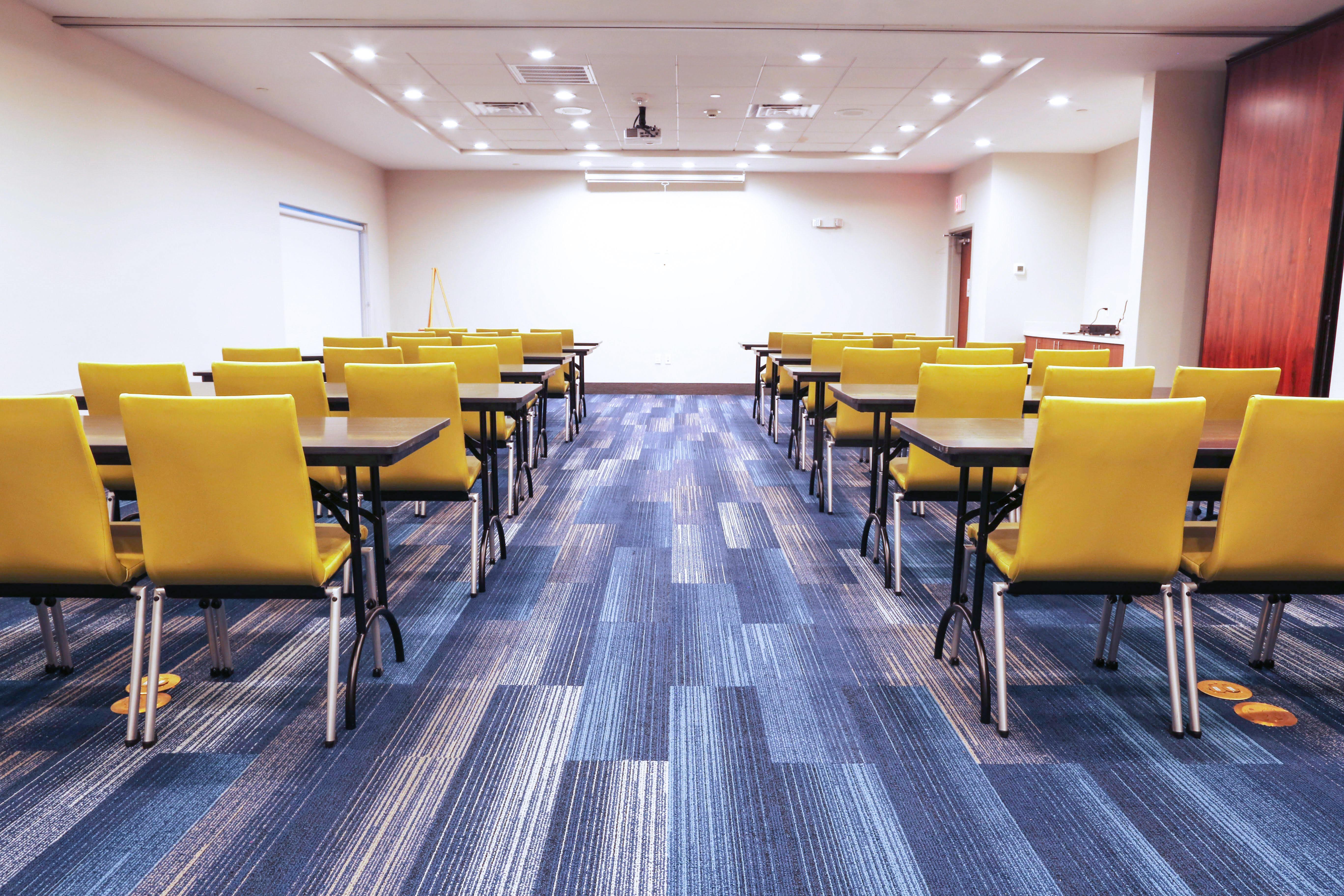 Express & - Iah - Beltway 8 By Ihg Otel