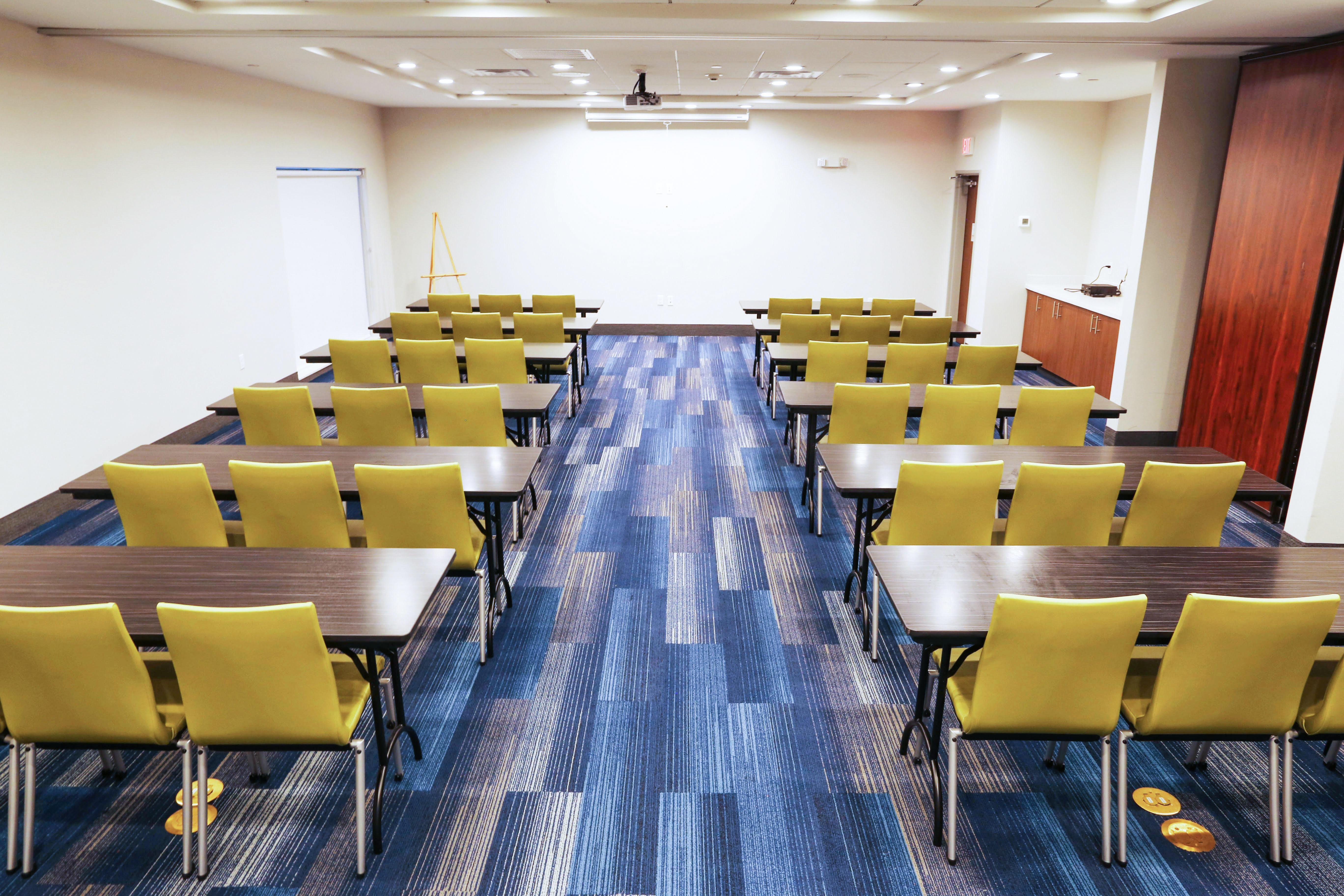 Express & - Iah - Beltway 8 By Ihg 3*