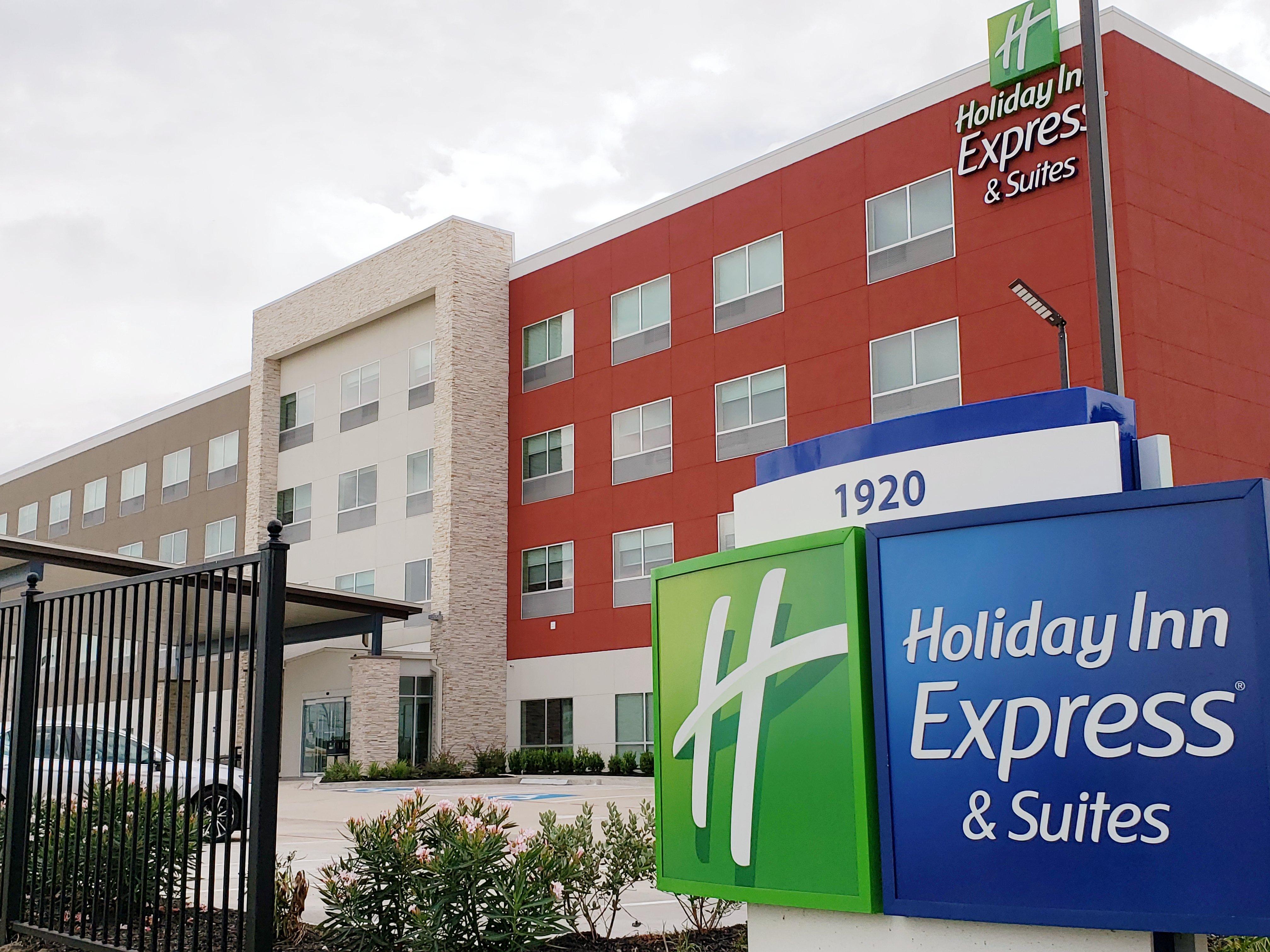 Express & - Iah - Beltway 8 By Ihg 3* Houston