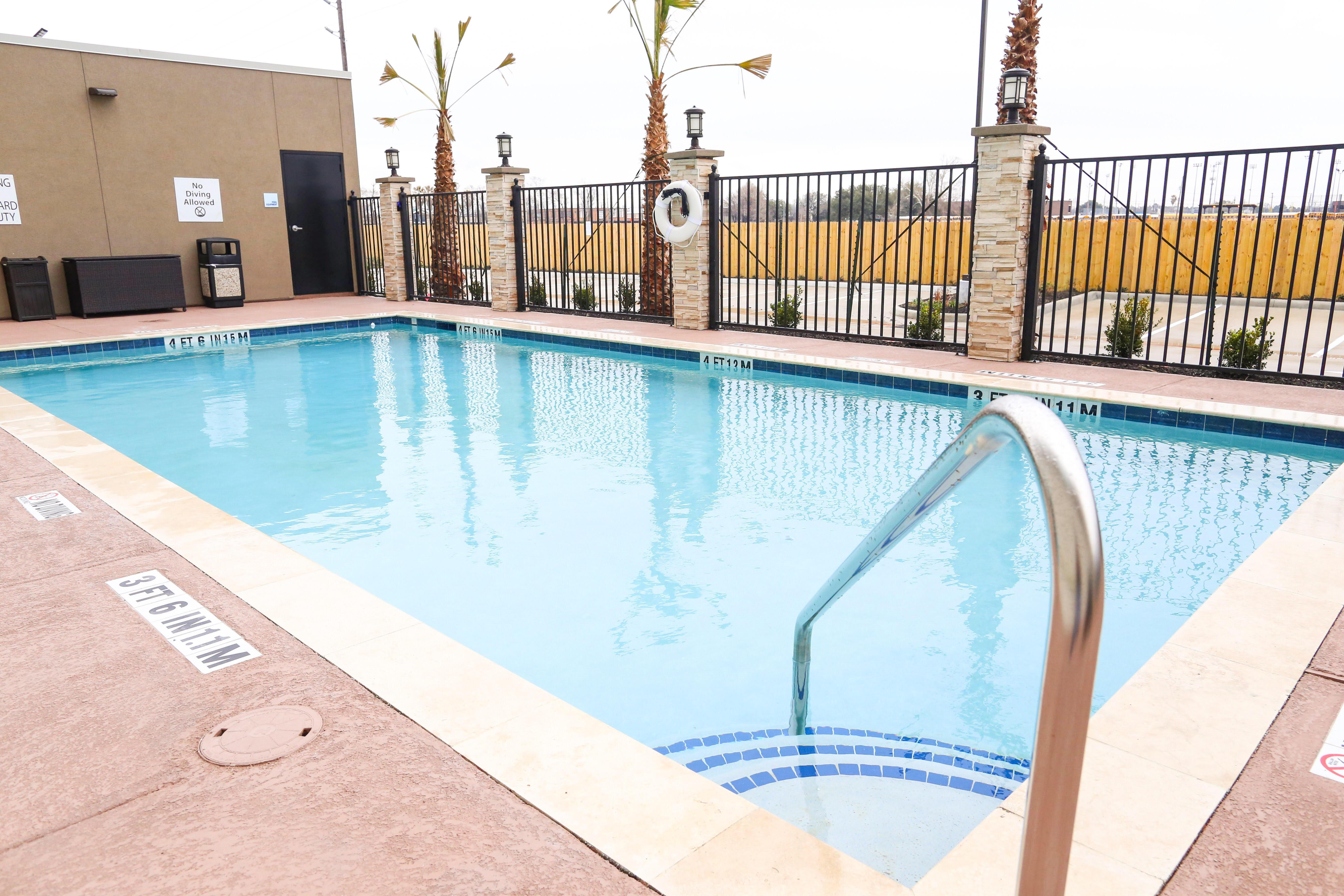 Express & - Iah - Beltway 8 By Ihg Otel